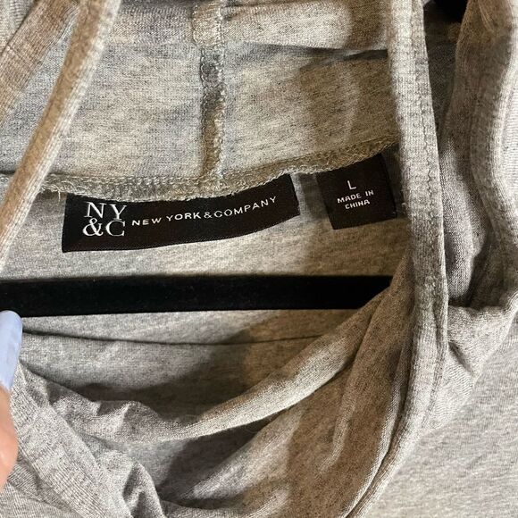 New York & Company Gray Thin Turtleneck Long Sleeve Top - Picture 4 of 4